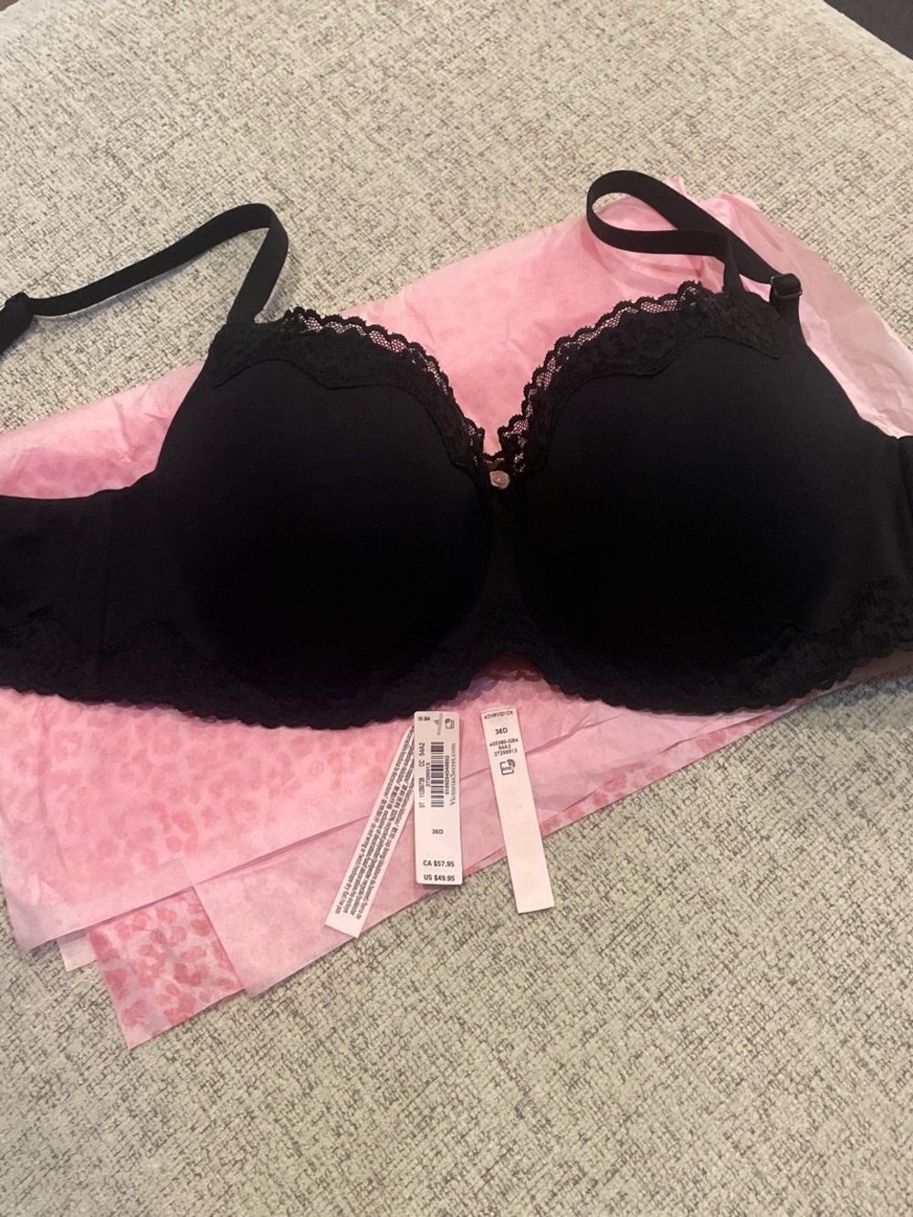 NWT Victoria's Secret 36D Black Bra